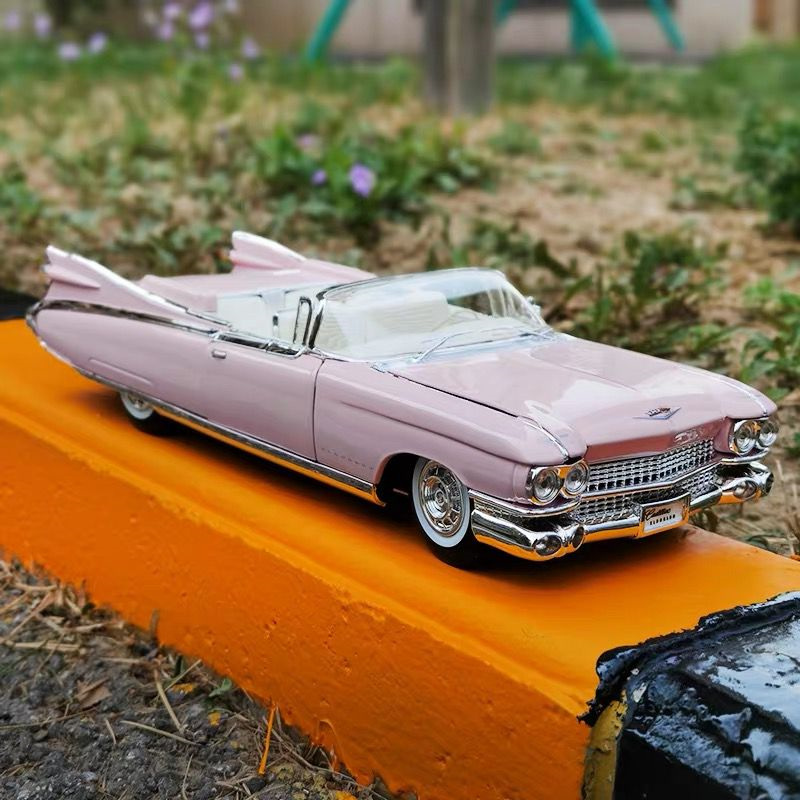 Vintage Collectible Cars - 1/24 Pembe Eldorado Biarritz Serisi 62